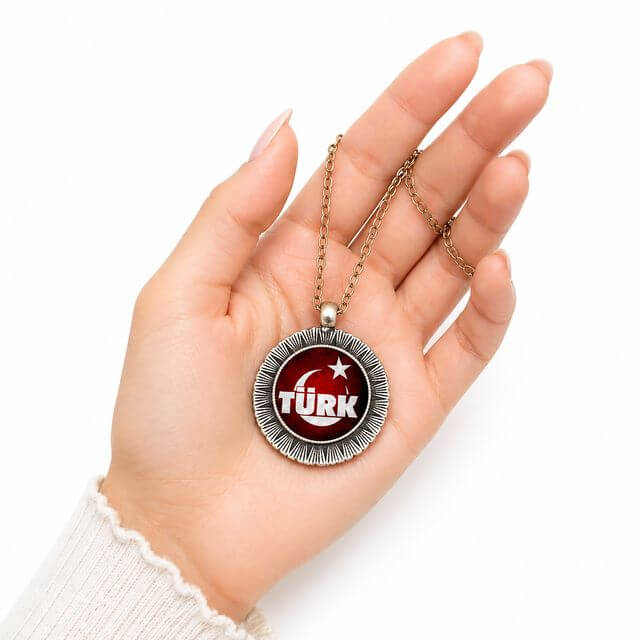 şık ve anlamlı türk kolye modeli