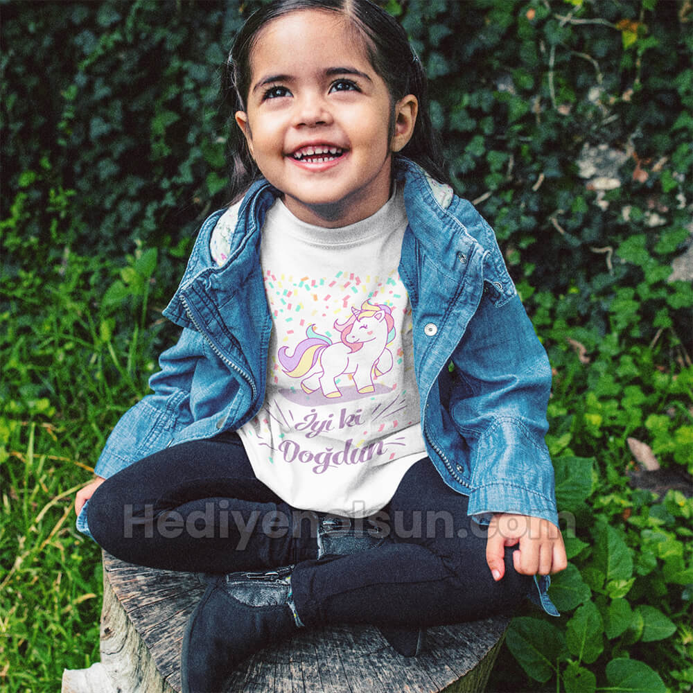 İyi ki Doğdun Yazılı Unicorn T-Shirt