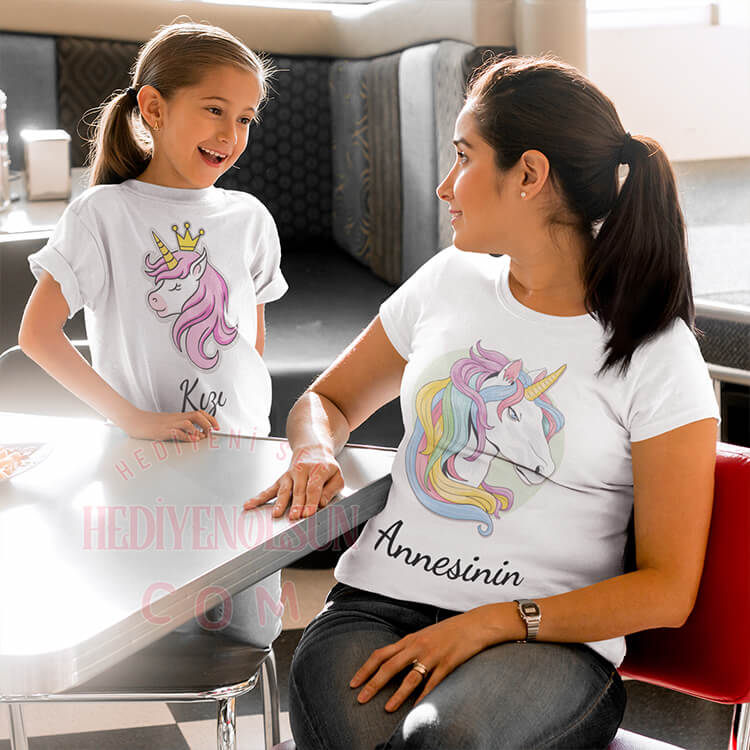 Annesinin Kızı Unicorn Tasarımlı İkili Tişört