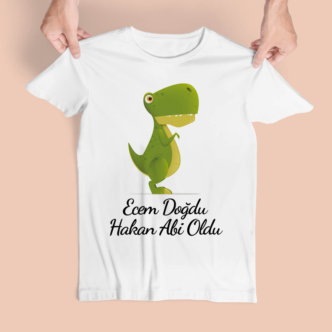 Dinozor Baskılı Çocuk Tişörtü , T-Rex Baskılı Tişört , Bu eğlenceli tişörtler, çocuklarınızın gardırobunda favori parçalar arasında yer alacak ve onların hayal dünyasını canlandıracak. Hem günlük giyimde rahatlıkla kullanabilecekleri hem de özel günlerde giyebilecekleri bir seçenek sunar. Dinozor Baskılı Çocuk Tişörtü ve T-Rex Baskılı Tişört ile çocuklarınızın yüzünde gülümsemeler yaratın ve onların dünyasına renk katın! Sevimli dinozorlarla dolu bu tişörtler, çocuklarınızın eğlenceli anlar yaşamasına katkı sağlar. Hemen sepetinize ekleyin ve miniklerinizin sevgi dolu dünyasını güçlendirir.