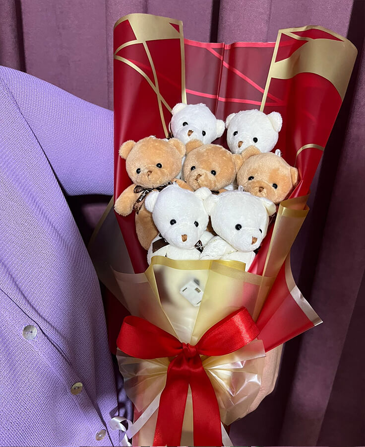 7 Adet Peluş Ayıcıklı Sevgiliye Buket