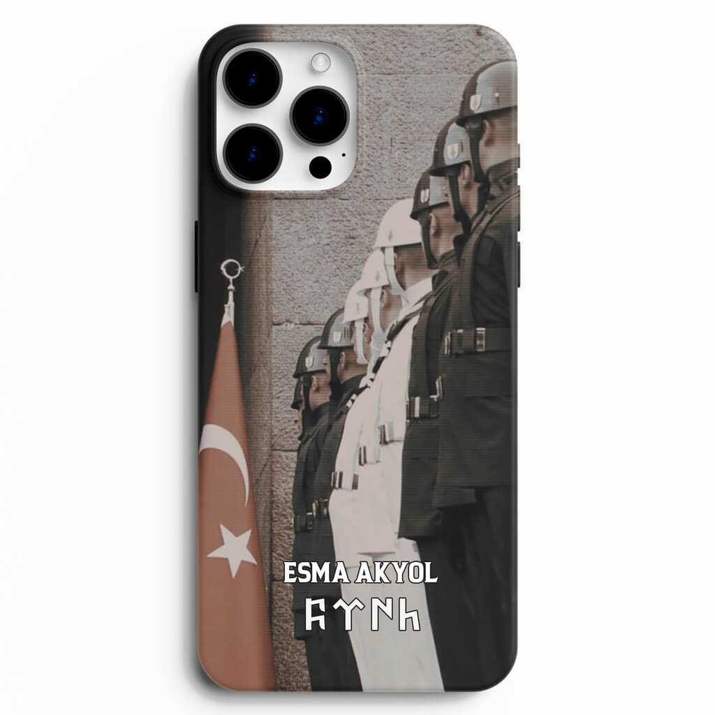 Asker ve Türk Bayrağı Baskılı Telefon Kılıfı – Vatansever Tasarım Koruyucu Kılıf