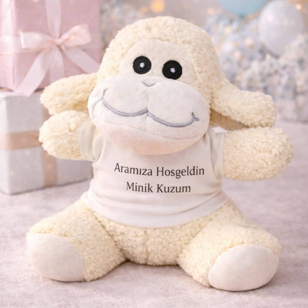 Aramıza Hoş Geldin Minik Kuzum Yazılı Tişörtlü Peluş Kuzu 25 cm – Yeni Doğan Bebek Hediyesi